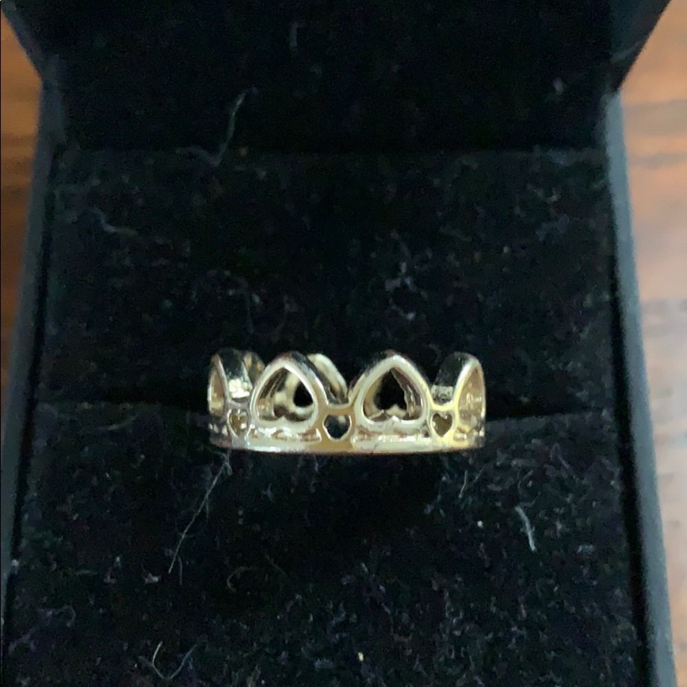 Queen of hearts gold ring
